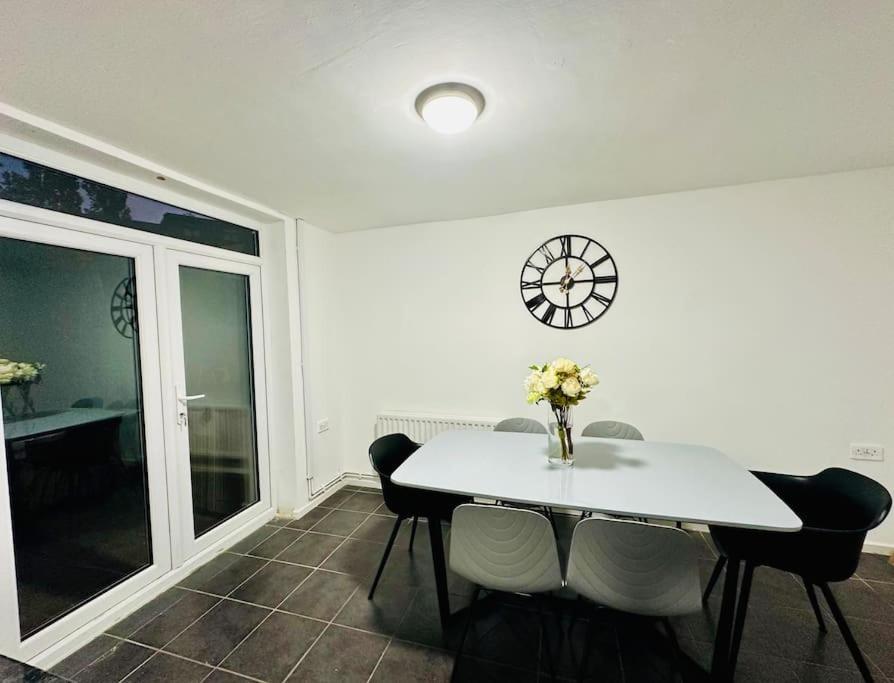 Appartement Urban Serenity South East 3 Bedroom House *